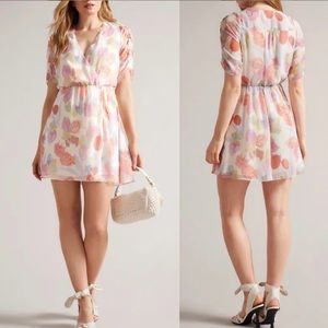 New without tags Ted Baker Juleah Ruched Sleeve Dress. Size 1/US 4